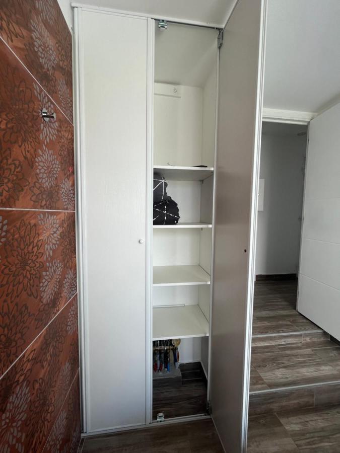 Appartement 4 Personnes, Aeroport Marseille Marignane Exterior photo